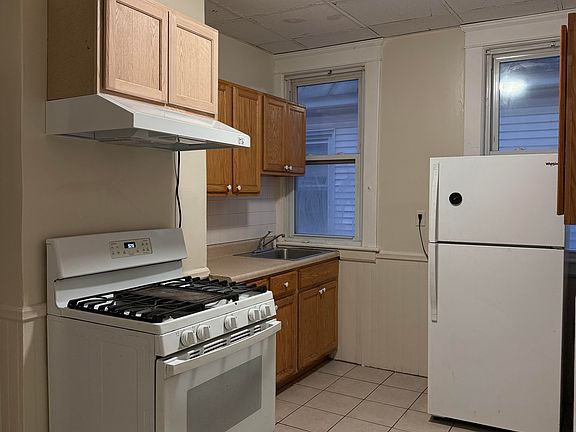 3rd image of 768 Myrtle Ave #2
