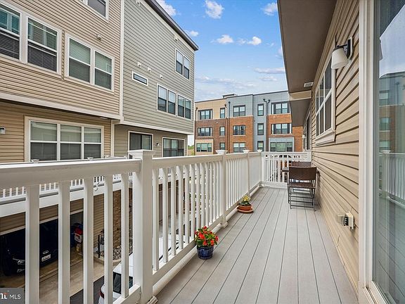 5th image of 8171 Greenpoint Pl
