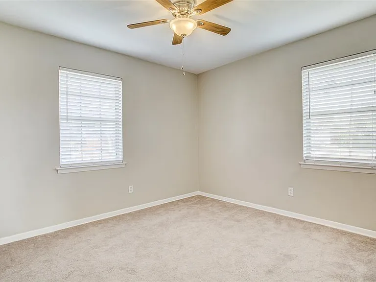 703 Terryland Dr — Photo 9