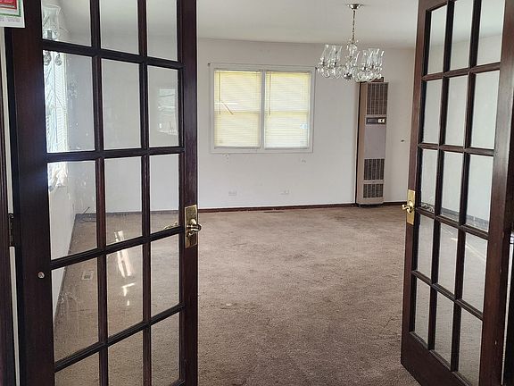 3rd image of 424 Mark Ave
