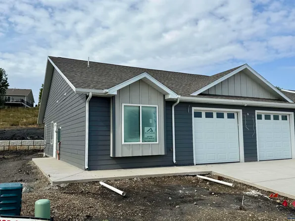 2527 Hennessy Dr, Rapid City, SD 57701