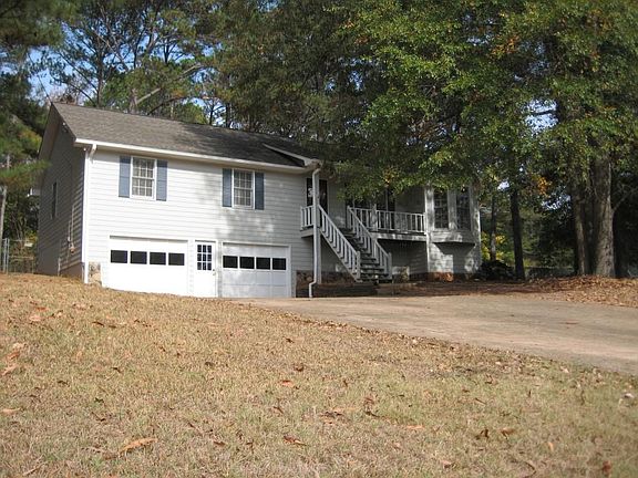 3rd image of 152 Village Ct
