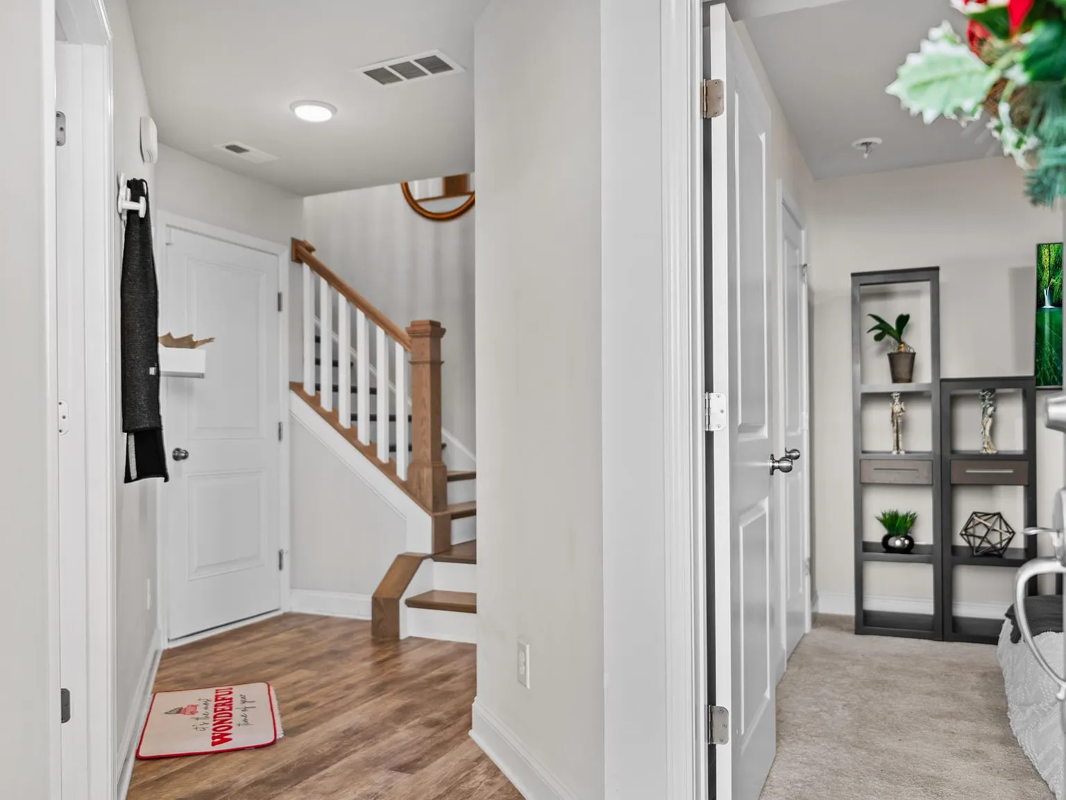 3 bed, 2.5 bath, 1589 sqft, $2,600 — Photo 3