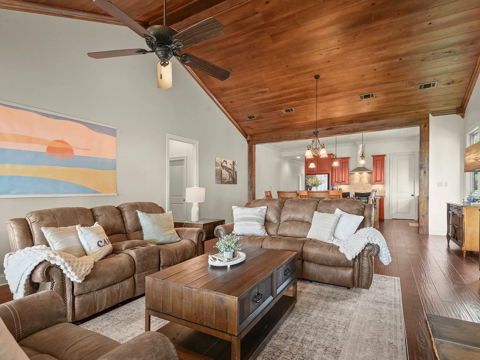 4 bed, 2300 sqft, $8,000 — Photo 2