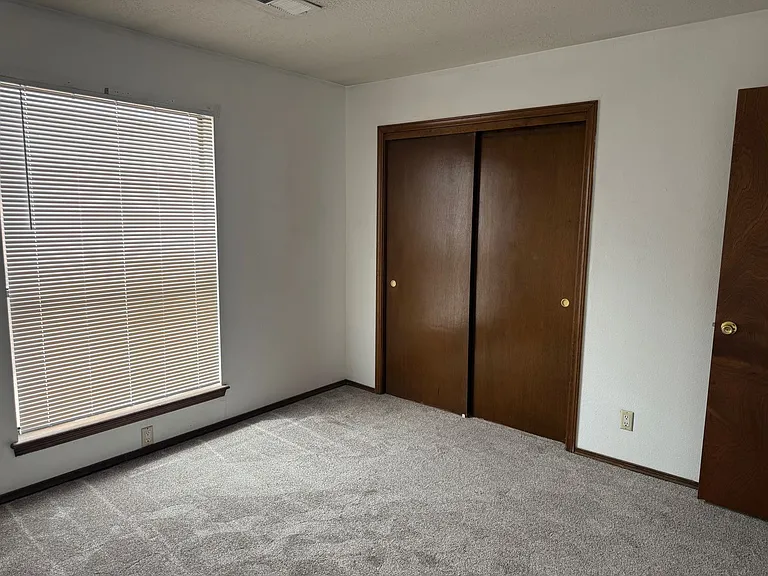 5310 Edwards Dr NE — Photo 15