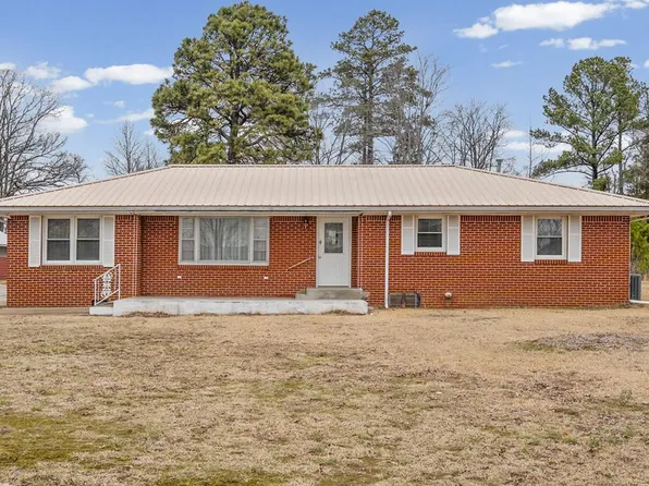 821 Memorial Dr, Paris, TN 38242