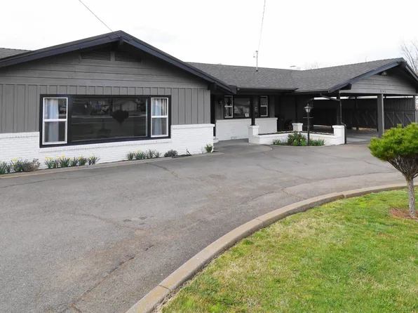 2793 Springbrook Rd, Medford, OR 97504