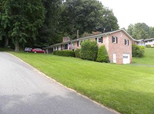 78 Flint St, Waynesville, NC 28786