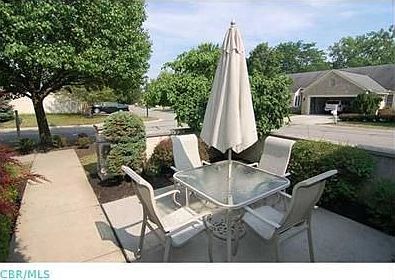 2nd image of 2545 E Vi Lilly Cres
