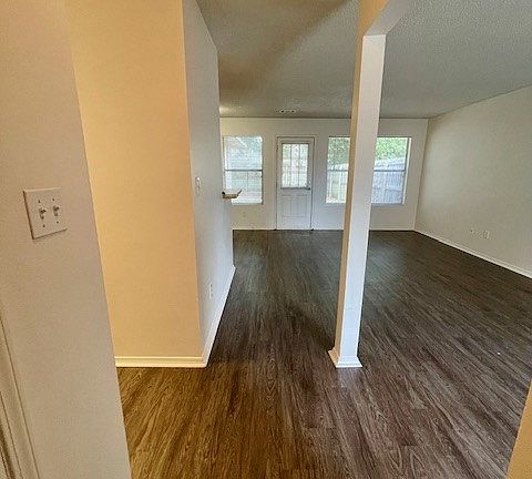 5th image of 83 Moonflower Ct