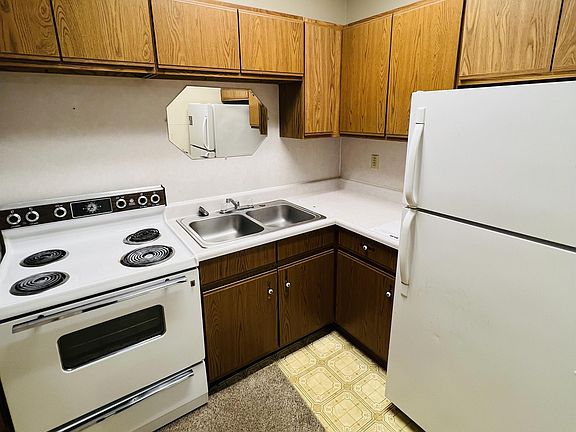 2nd image of 19 7th Ave SE #11095831