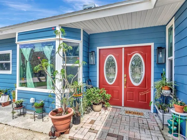 220 Normandy Cir W, Palm Harbor, FL 34683