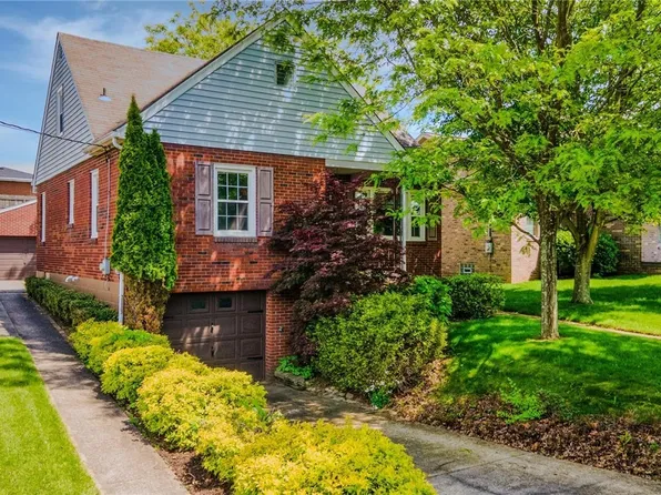 1322 Overlook Dr, Weirton, WV 26062