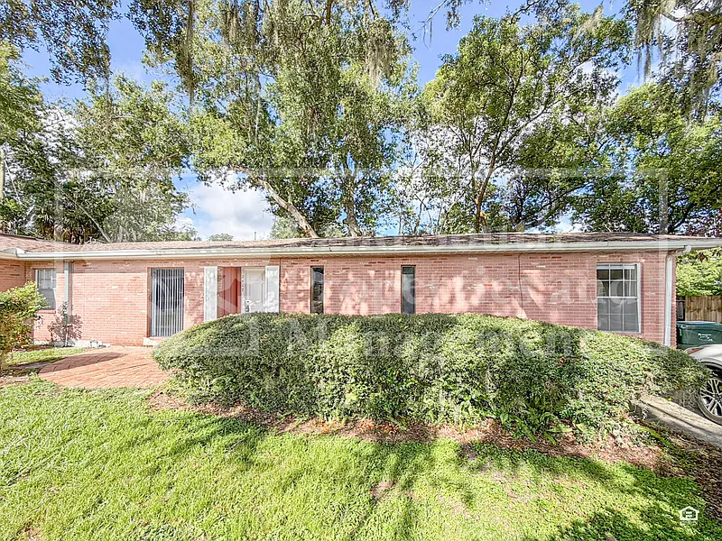 1 bed, 1.5 bath, 1100 sqft, $1,325 — Photo 2