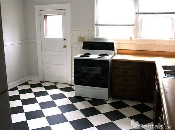 2nd image of 108 S Emerson Ave