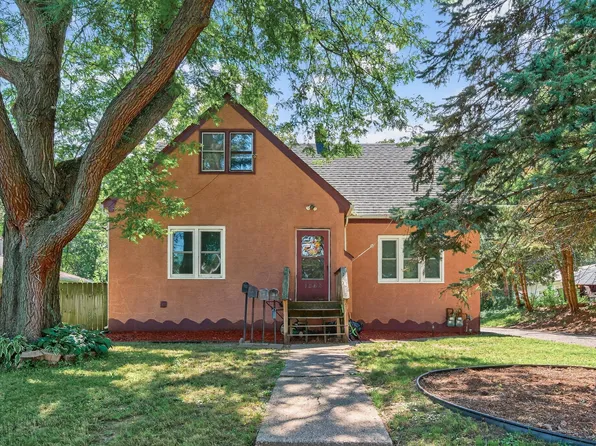 1562 Ivy Ave E, Saint Paul, MN 55106