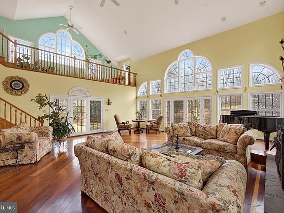 4th image of 1931 Temple Rd