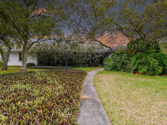 4th image of 8415 SE Bayberry Terrace