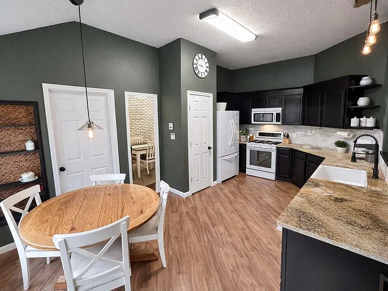 21510 Forest Colony Dr — Photo 6