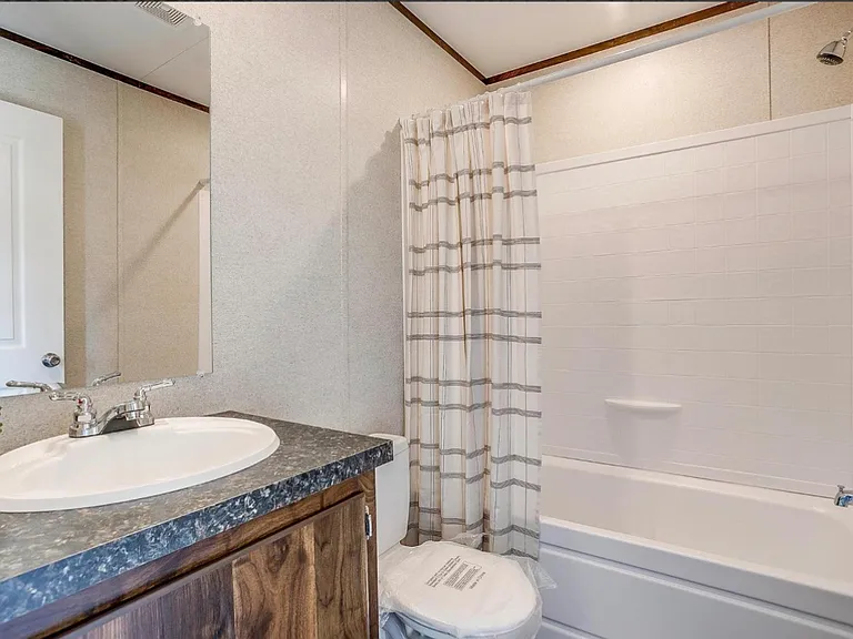 402 W Annex St — Photo 6