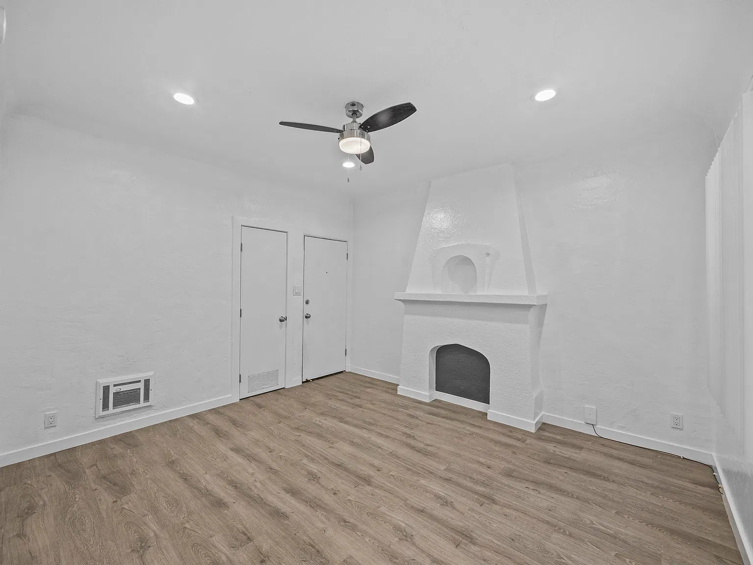 1 bed, 700 sqft, $2,400 — Photo 4