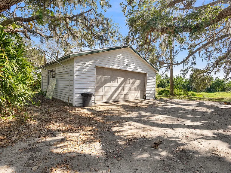 8725 Erie Ln — Photo 5