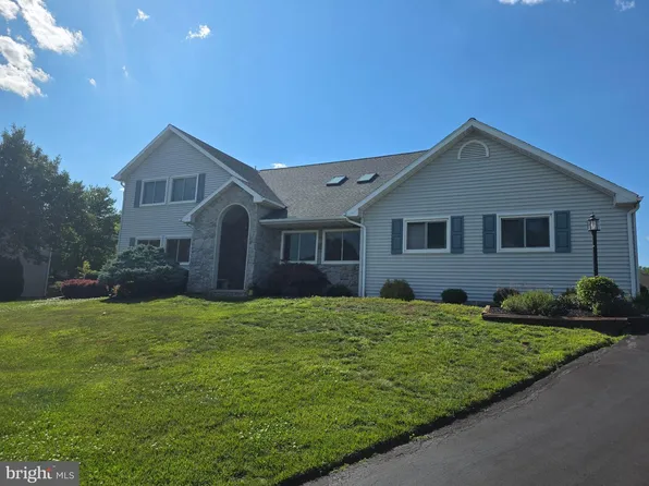 2380 Barrister Dr, York, PA 17404