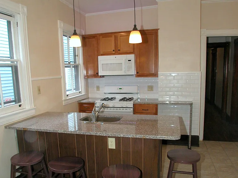 447 Hamilton St #A — Photo 1