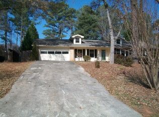 5223 Corinth Dr, Stone Mountain, GA 30087