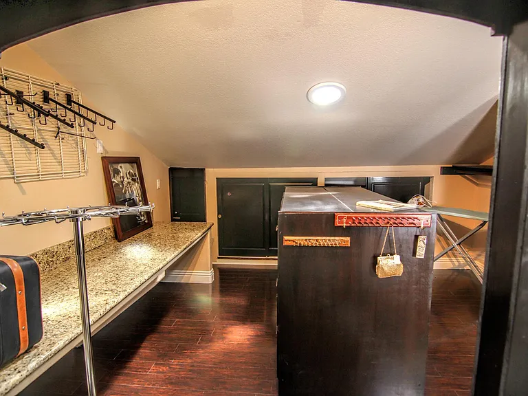 356 S Mohler Dr — Photo 23