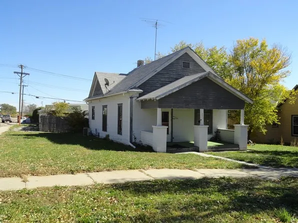 211 E 6th St, McCook, NE 69001