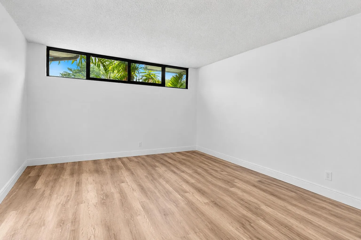 2 bed, 2.5 bath, 1218 sqft, $2,300 — Photo 4