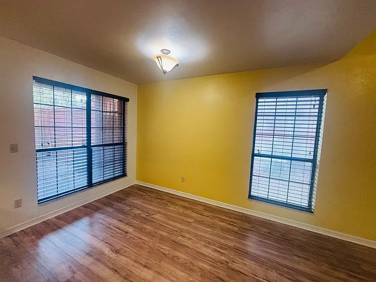 900 SW 62nd Blvd #G37 — Photo 7