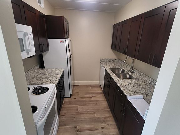 3rd image of 4410 S 27th St #B05