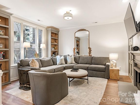2nd image of 416 Queens Rd APT 7