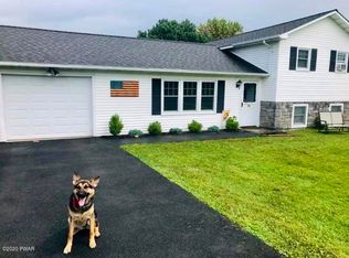 44 Edward Rd, Beach Lake, PA 18405