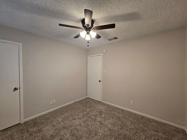 3005 Tallwood Dr — Photo 17