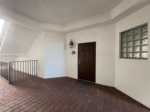 4th image of 10630 NW 88th St APT 107