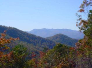 94 Doghobble Dr, Franklin, NC 28734