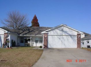 4803 Natchez Dr, Saint Joseph, MO 64506