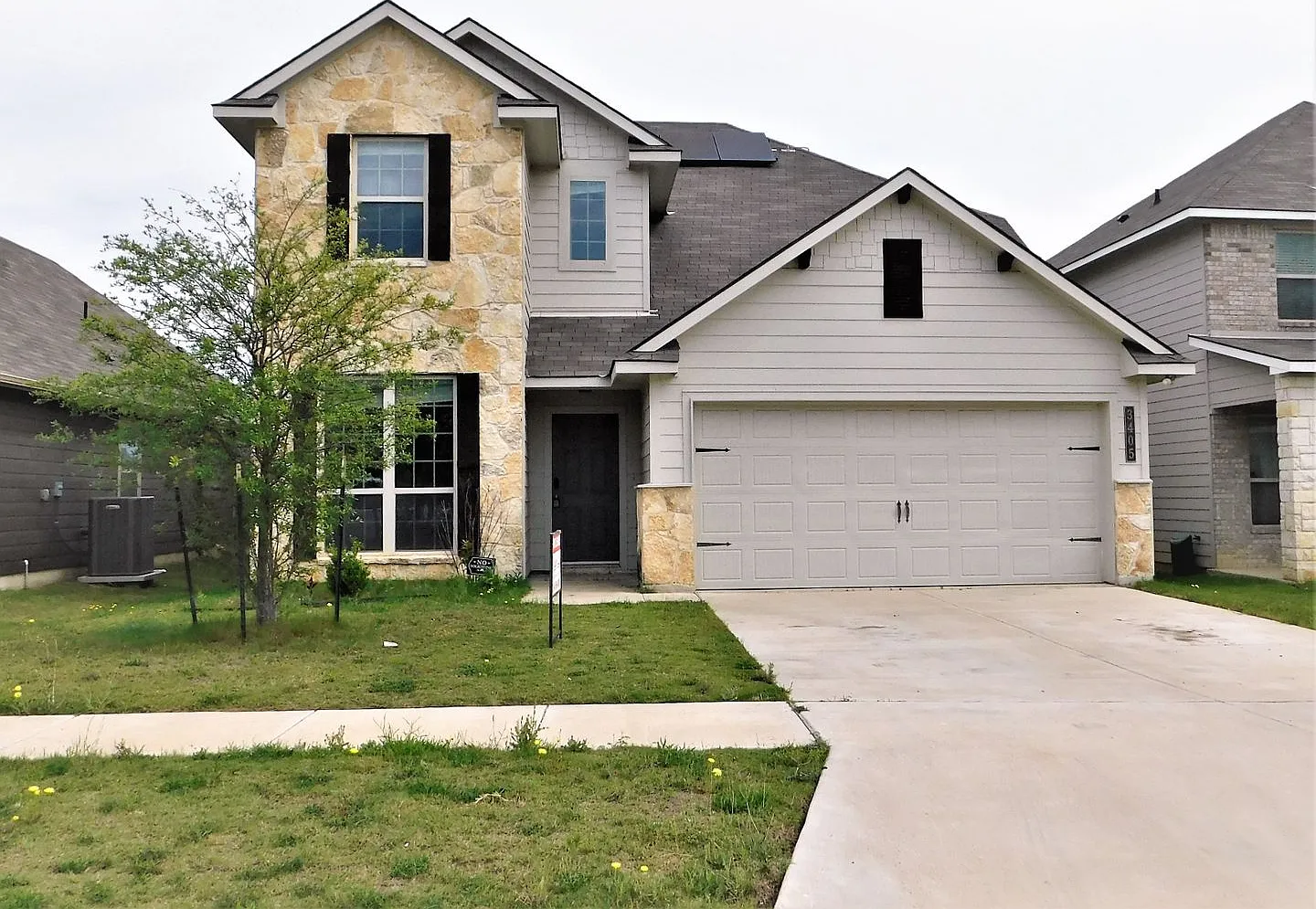 Available NOW Beautiful 2 story, 5 bedroom, 3.5 bath, 2 car garage home with a privacy fenced yar... — Photo 1