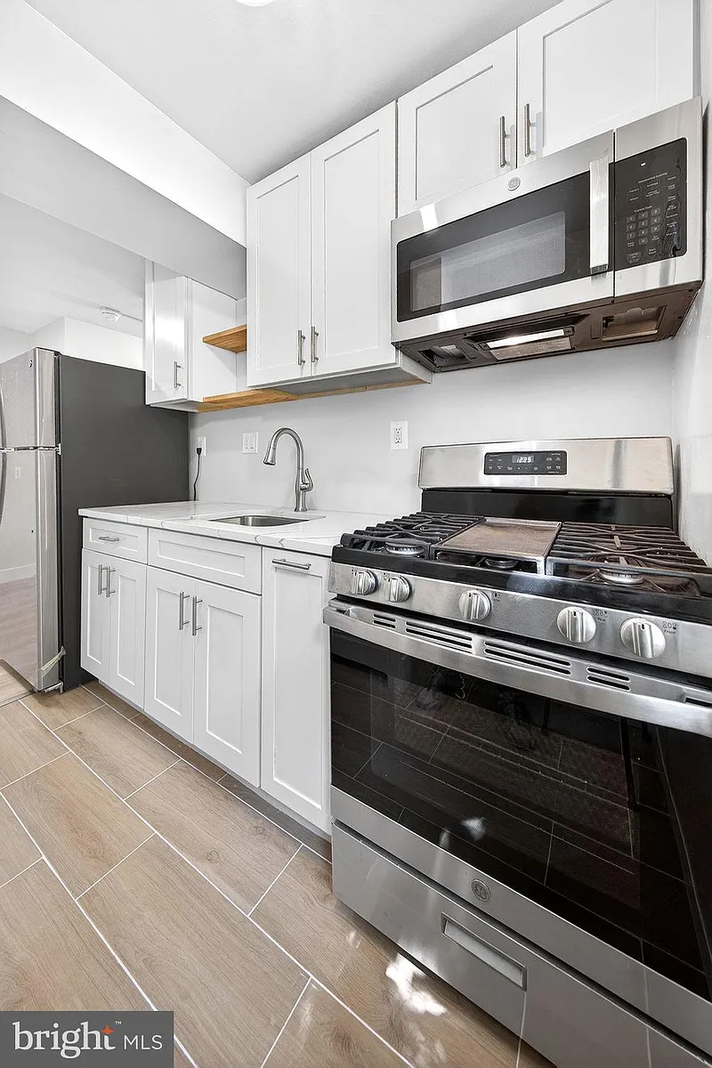 Building Photo - 1631 6th St NW #8