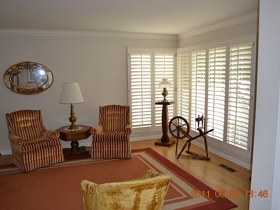 Formal living room - Large windows
