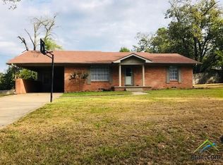 208 W McDavid St, Overton, TX 75684