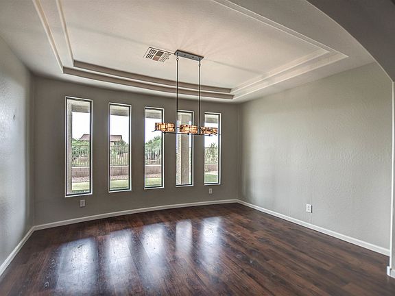 3rd image of 1921 W Morning Vista Ln