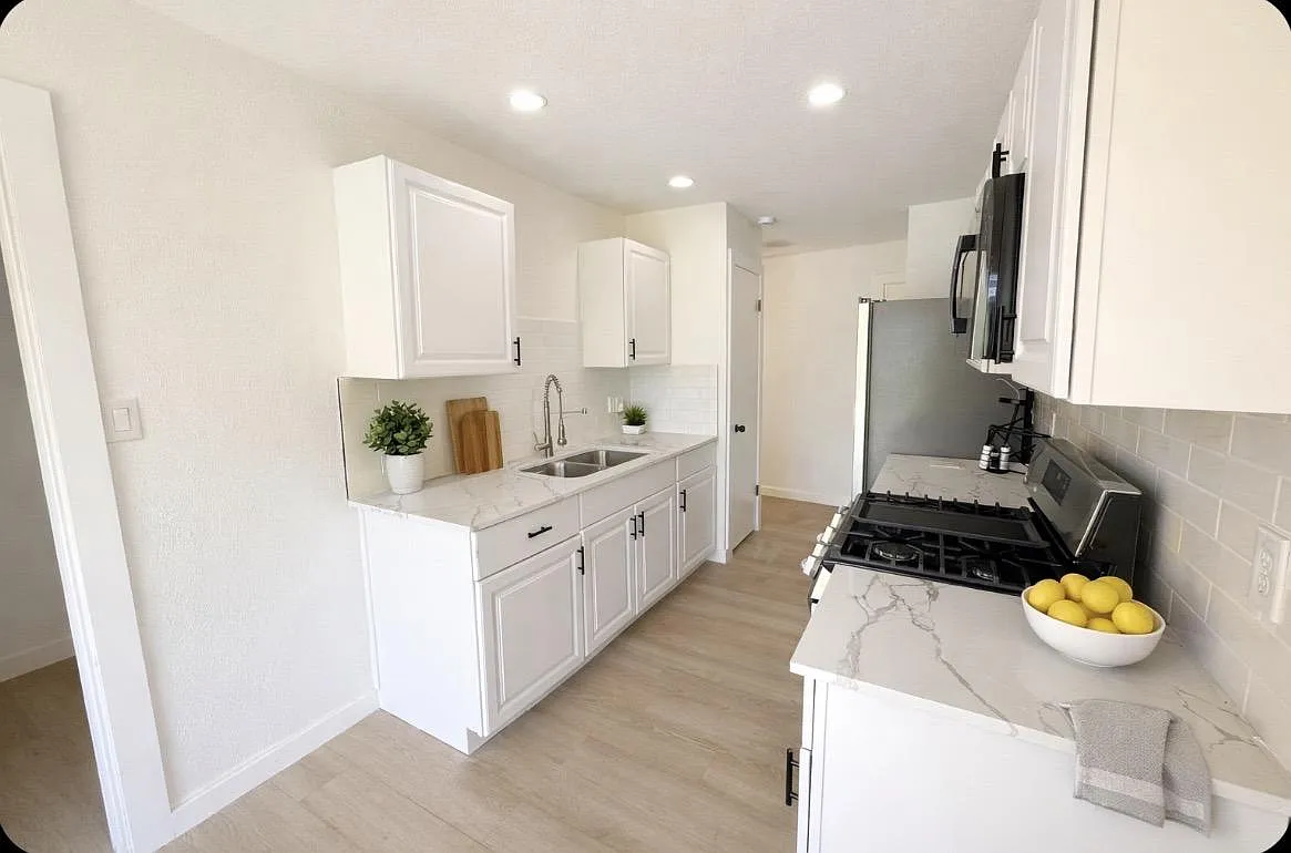 4 bed, 2.0 bath, 1784 sqft, $819 — Photo 2