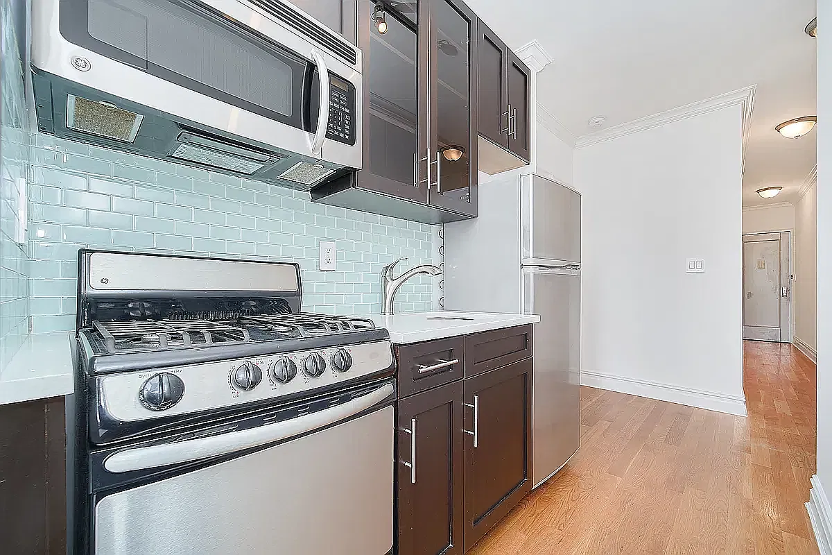 10 Morton Street — Photo 4