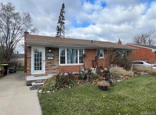 1802 Chaucer Ave, Madison Heights, MI 48071