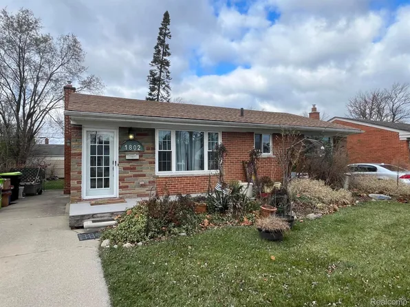 1802 Chaucer Ave, Madison Heights, MI 48071
