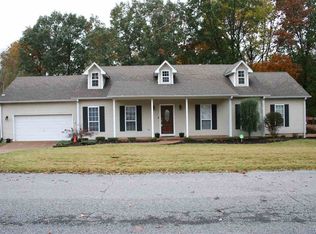 25 White Oak Cir, Dyersburg, TN 38024